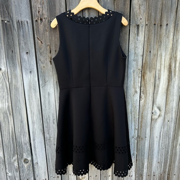 White House Black Market Sleeveless Scuba Fit And Flare Cutout Dress Black 10 - Picture 11 of 16